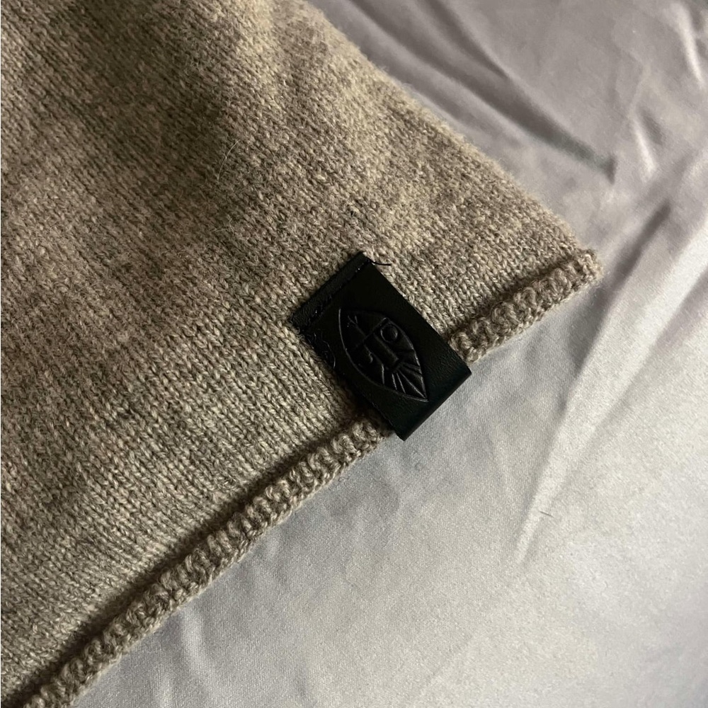 100% LAMBSWOOL Hooded Long-sleeved Sweater - Descended From Odin (UK) - Picture 5 of 8